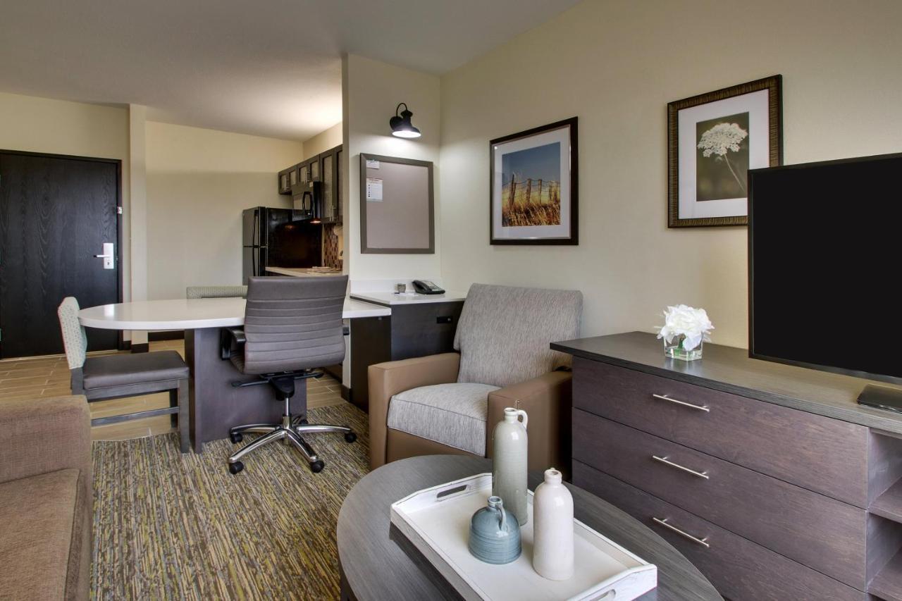 Candlewood Suites - Wichita East By Ihg Bagian luar foto